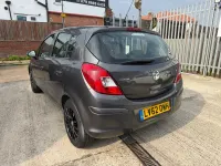 Usado Vauxhall Corsa 100 HP (73 kW) 2012 Cinzento Citadino