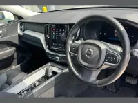 Used Volvo XC60 Core 247 HP (181 kW) 2023 White SUV