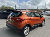 Used Renault Captur Dynamique 90 HP (66 kW) 2014 Orange SUV