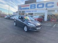 Usado Ford Fiesta Zetec 82 HP (60 kW) 2015 Cinzento Citadino