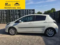Used Toyota Yaris T4 101 HP (74 kW) 2013 White Hatchback
