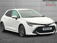Used Toyota Corolla Design 122 HP (89 kW) 2019 White Hatchback