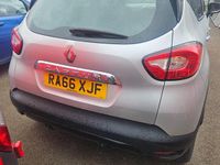 Used Renault Captur Signature 90 HP (66 kW) 2017 Silver SUV