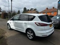 Begagnad Ford S-MAX Zetec 150 HK (110 kW) 2017 Vit Minibuss
