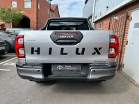 Gebraucht Toyota HiLux 204 PS (150 kW) 2025 Silber Pickup