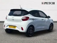 Used Hyundai i10 Premium 62 HP (45 kW) 2024 White Hatchback
