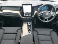 Used Volvo XC60 Plus 250 HP (183 kW) 2025 Green SUV