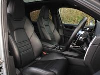 Used Porsche Cayenne 440 HP (323 kW) 2020 Silver SUV