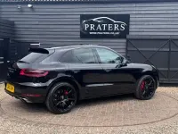 Used Porsche Macan Turbo 400 HP (294 kW) 2017 SUV