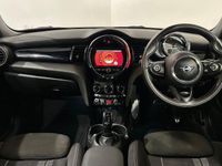 Używany Mini Cooper Hatch 134 KM (98 kW) 2019 Czarny Hatchback