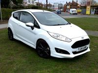 Used Ford Fiesta Zetec 2014 White Hatchback