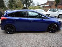 Used Ford Focus ST 185 HP (136 kW) 2016 Blue Hatchback