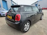 Used Mini Cooper Hatch 136 HP (100 kW) 2017 Black Hatchback