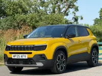 Used Jeep Avenger Summit 100 HP (73 kW) 2025 Yellow SUV