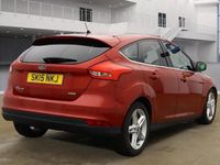 Usado Ford Focus Titanium 125 HP (91 kW) 2015 Vermelho Citadino
