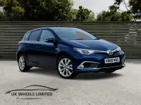 Used Toyota Auris Hybrid 134 HP (98 kW) 2018 Blue Hatchback