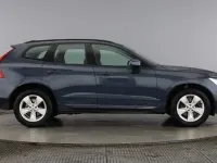 Used Volvo XC60 Momentum 250 HP (183 kW) 2022 SUV