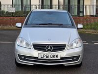 Begagnad Mercedes A160 Classic 95 HK (69 kW) 2012 Silver Halvkombi