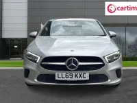 Begagnad Mercedes A180 Executive 136 HK (100 kW) 2019 Silver Halvkombi