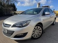Used Vauxhall Astra Excite 115 HP (84 kW) 2014 Silver Hatchback