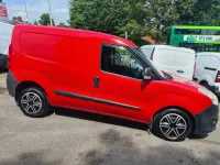 Used Vauxhall Combo 105 HP (77 kW) 2014 Red MPV