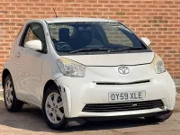 Used Toyota iQ 2009 White Hatchback