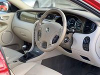 Używany Jaguar X-type SE 2002 Czerwony Sedan/Limuzyna
