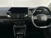 Używany Citroën e-C4 100 kW (136 KM) 2024 Biały Hatchback