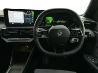 Used Renault 4 E-Tech Komfort 110 kW (150 HP) 2025 Green SUV
