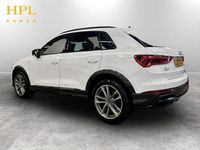 Używany Audi Q3 Black Edition 150 KM (110 kW) 2022 Biały SUV