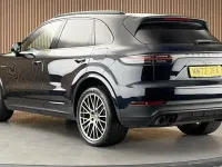 Used Porsche Cayenne Platinum Edition 462 HP (339 kW) 2022 Blue SUV