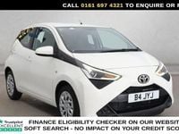 Used Toyota Aygo X-play 72 HP (52 kW) 2019 White Hatchback