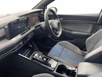 Second-hand VW Golf VIII R 320 CP (235 kW) 2023 Alb Hatchback