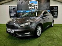 Used Ford Focus Zetec 125 HP (91 kW) 2015 Grey Hatchback