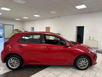 Używany Kia Rio 100 KM (73 kW) 2019 Czerwony Hatchback