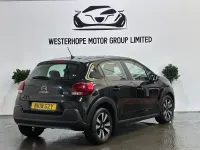 Begagnad Citroën C3 Feel 2023 Svart Halvkombi