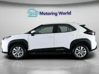 Usado Toyota Yaris Cross 116 HP (85 kW) 2023 Branco SUV