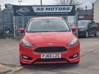 Used Ford Focus Zetec 125 HP (91 kW) 2015 Red Hatchback