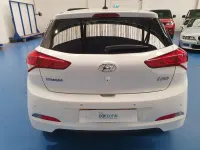 Used Hyundai i20 Premium 84 HP (61 kW) 2017 White Hatchback