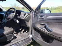 Usado Ford Mondeo Zetec 138 HP (101 kW) 2010 Cinzento Citadino