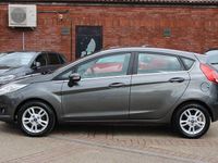 Używany Ford Fiesta Zetec 100 KM (73 kW) 2016 Szary Hatchback