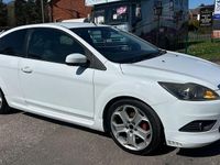 Used Ford Focus Zetec 123 HP (90 kW) 2010 White Hatchback