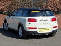 Used Mini Cooper Clubman Classic 136 HP (100 kW) 2019 White Estate