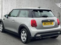 Usado Mini Cooper Classic 134 HP (98 kW) 2023 Prateado Citadino