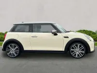 Used Mini Cooper Exclusive 136 HP (100 kW) 2022 White Hatchback