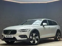 Used Volvo V60 CC 197 HP (144 kW) 2021 Gold Estate