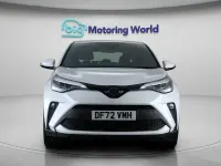 Używany Toyota C-HR 122 KM (89 kW) 2023 Biały SUV