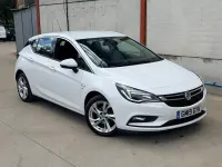 Used Vauxhall Astra SRi 105 HP (77 kW) 2019 White Hatchback