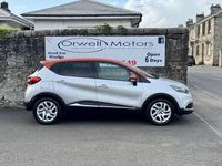 Used Renault Captur Dynamique 90 HP (66 kW) 2015 Silver/orange SUV