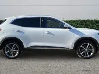 Używany MG HS Exclusive 258 KM (189 kW) 2022 Biały SUV
